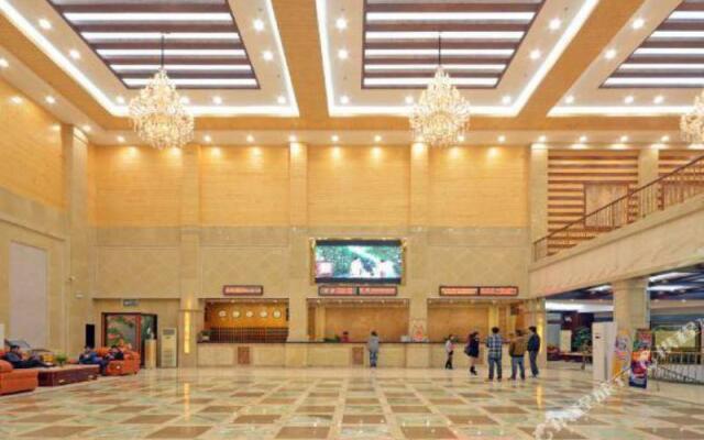 Xinyinzhan Hot Spring Holiday Resort
