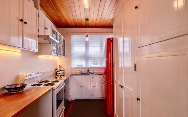 Boutique Apartment In Newmarket