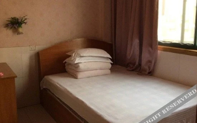 Weiwei Hostel