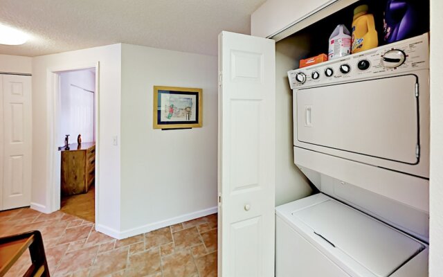 Beach-Themed #F32 - 2 Br Condo