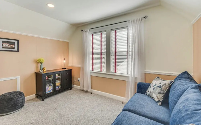 Charming Smithfield House: Walk to Downtown!