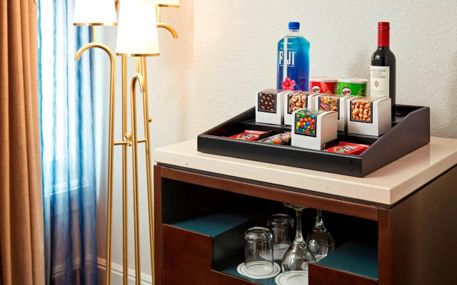 Hotel Adagio, Autograph Collection