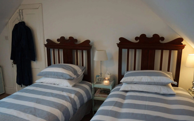 Seashore Cottage