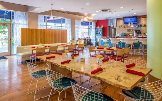 Hotel Indigo Columbus Architectural Center by IHG