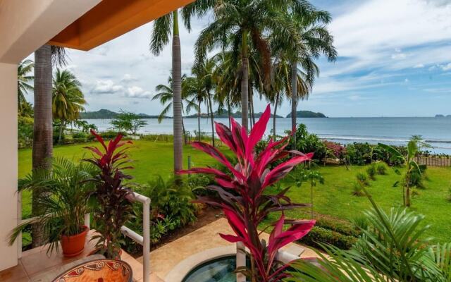 Casa Tigre - Large 7 bedroom Oceanfront Retreat Home