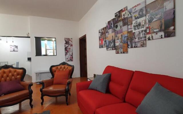 2 bed flat Centre & Stadio free parking