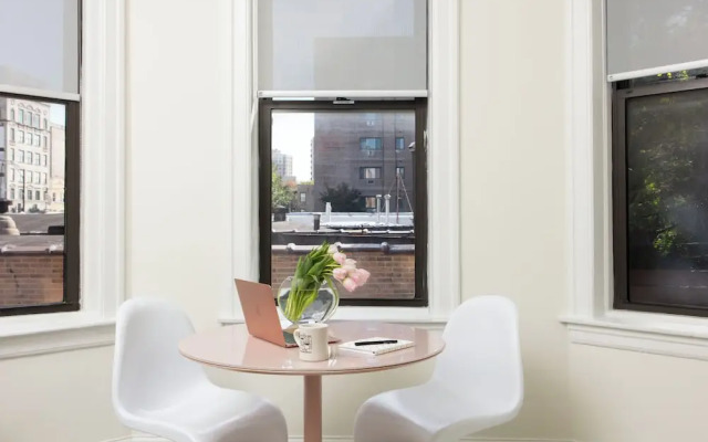 The Neighborhood Hotel - Lincoln Park