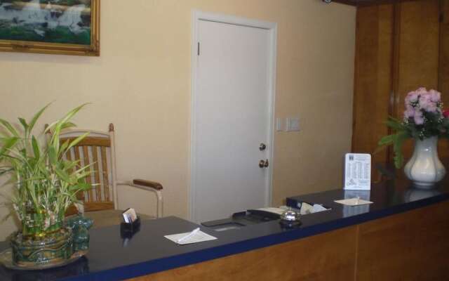 Super 7 Inn Siloam Springs