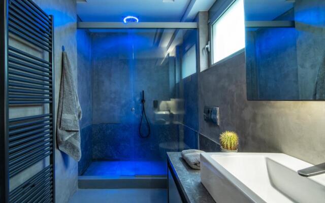 Elegant and Private Living by Neuvel