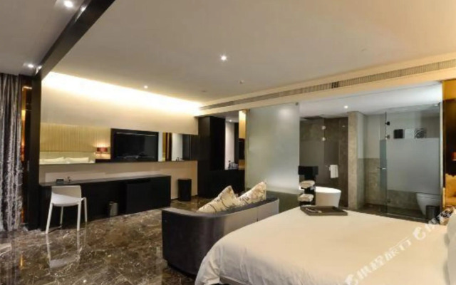 Maitao Crystal Hotel