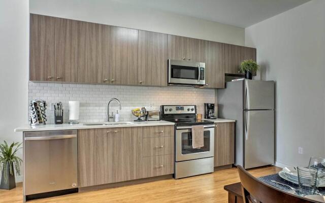 Cityscape I Sleeps 8