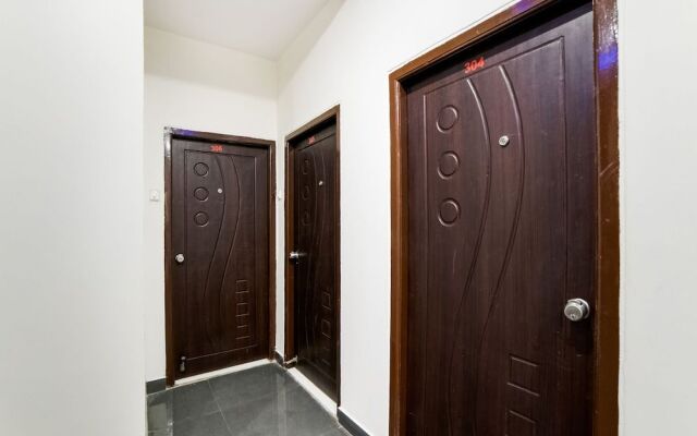 OYO 62329 Lucky Hotels