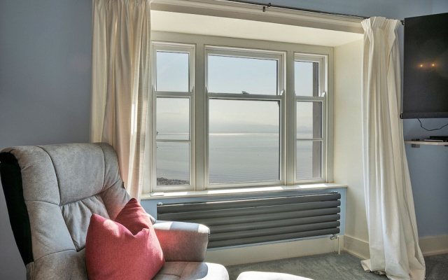 Apartment in Beaumaris With Snowdonia Views