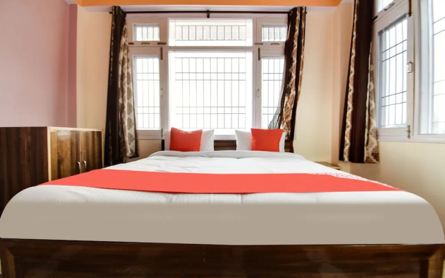 The Pine Stay by OYO Rooms