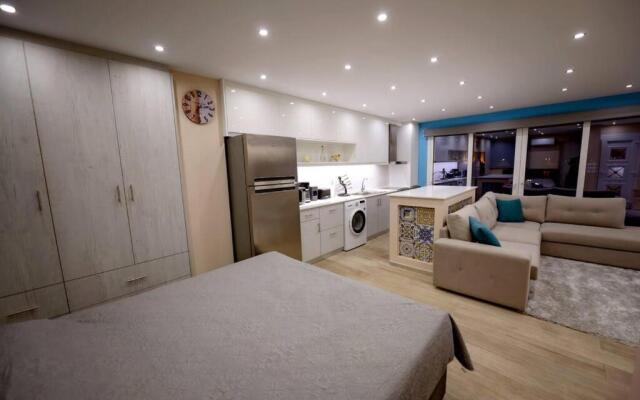 Lia's apartment