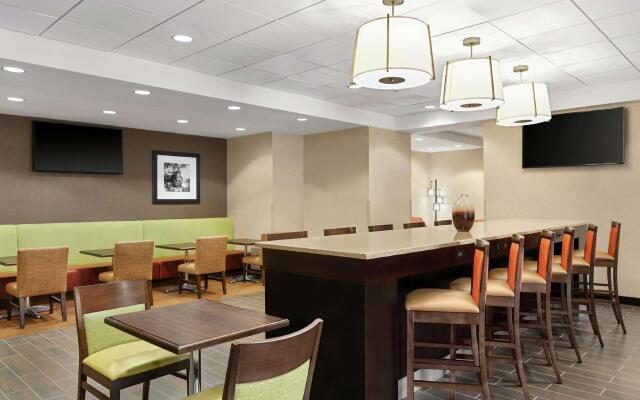 Hampton Inn Washington-Dulles Int'l Airport South