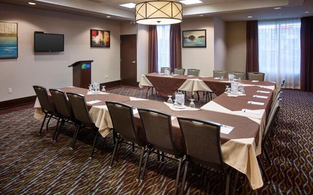 Holiday Inn Express Hotel & Suites Timmins, an IHG Hotel