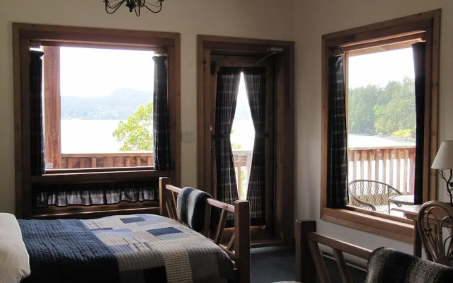 Arbutus Cove Guesthouse