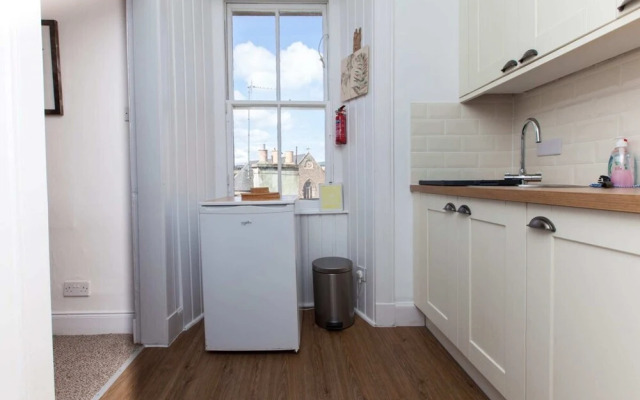 1 Bedroom Apartment In City Centre