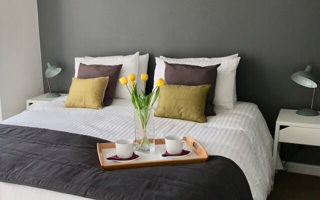 Netley Village Apartment