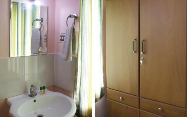 OYO 6665 Thomson Regency