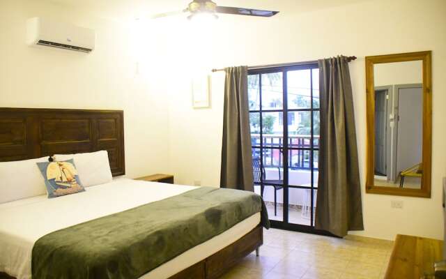 Hostal Marina Samana