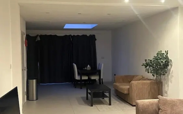 Charming 3 Bedroom House in West London