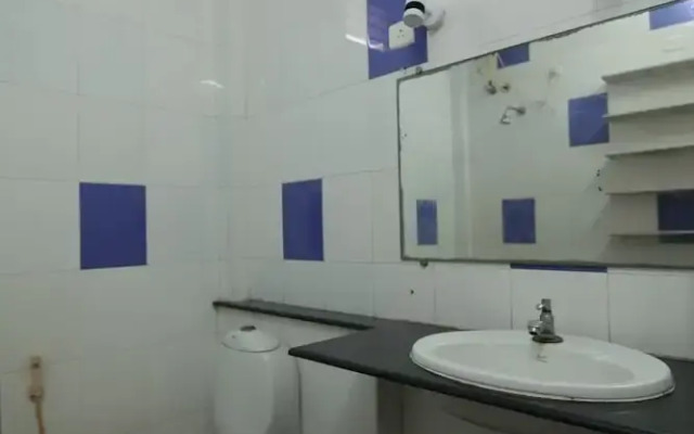 Holi-Wood Guesthouse