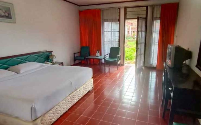 Danau Toba International Cottage Berastagi – Guest Rooms – Berastagi