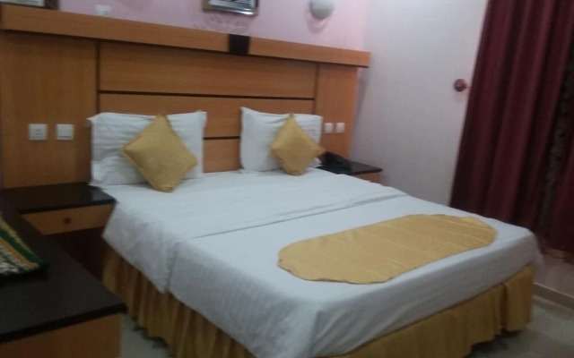 Qanadil Al Raha Hotel Apartments