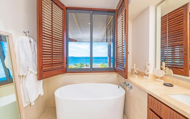 Sunny Vacation Condo 8