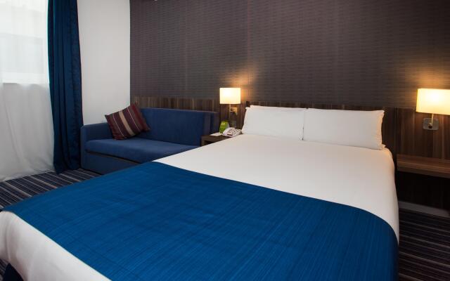 Holiday Inn Express London - Wimbledon South, an IHG Hotel