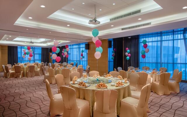 Expo Center Hotel