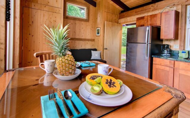 Birdsong 1 Bedroom Home by Redawning