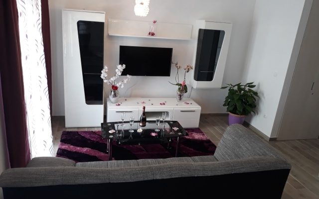 Apartment MeMi - great location, modern & parking: A1 Marin Trogir, Riviera Trogir
