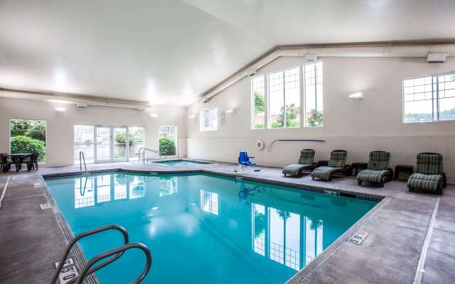 Quality Inn & Suites Federal Way - Seattle