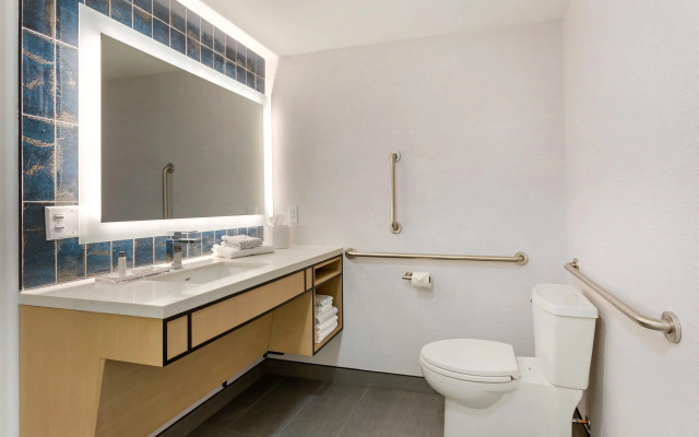 Cambria Hotel Spokane Airport