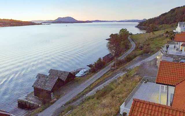 6 Person Holiday Home in Ølen