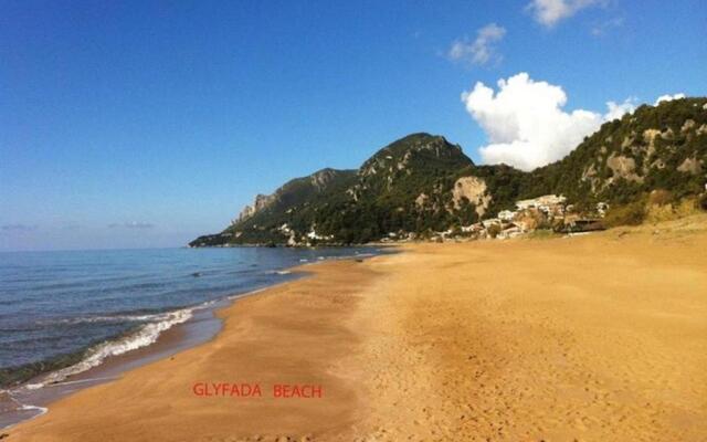 Glyfada Beachfront Apartment A3g 58a