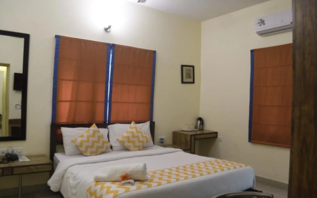 Mint Queensway Suites (Opp to Ulsoor Boat Club)