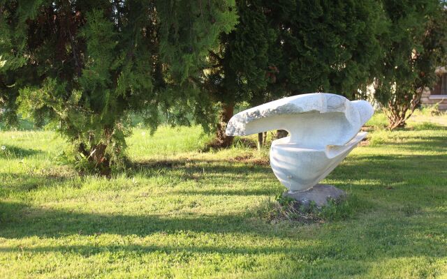 Galeria In The Garden