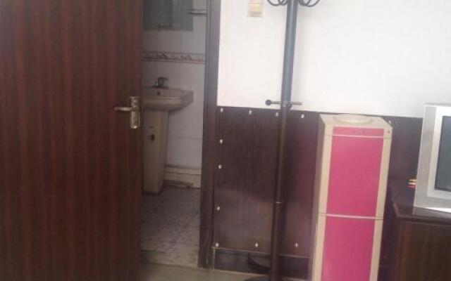 Tangshan Luxuan Inn