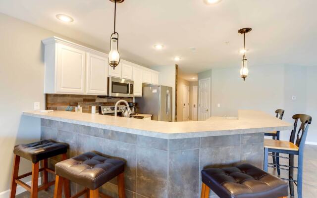 Lakefront Ozark Condo w/ Spacious Balcony!