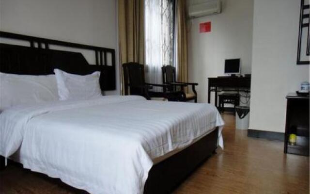 Yangshuo Jiangbian Inn