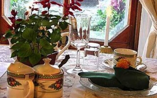 Isaac Hilliard House