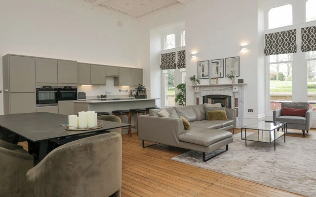 The Myles Suite Stone Cross Mansion