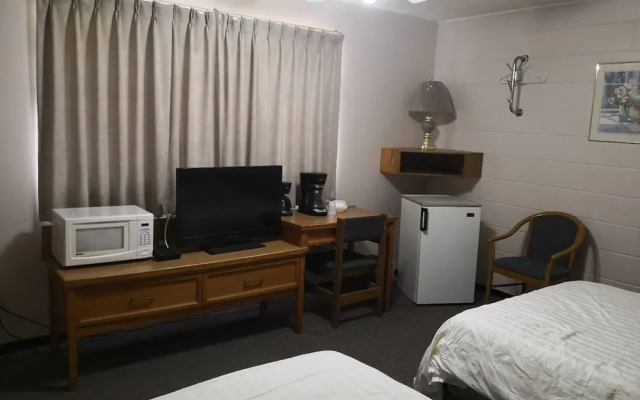 Rainbow Motor Inn
