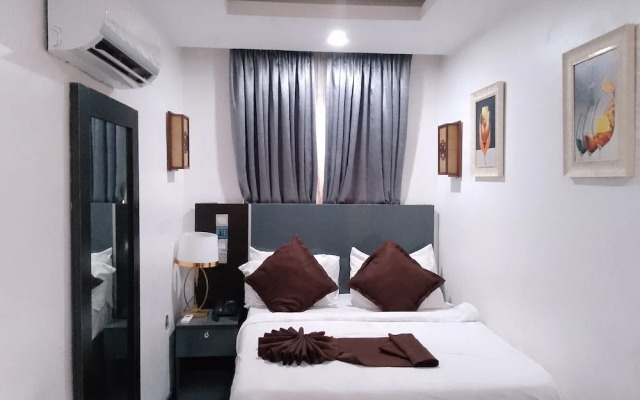 Ice Grand Hotel & Suites