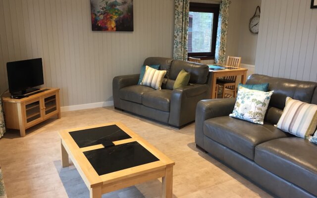 Bluebell Lodge 7 with Hot Tub