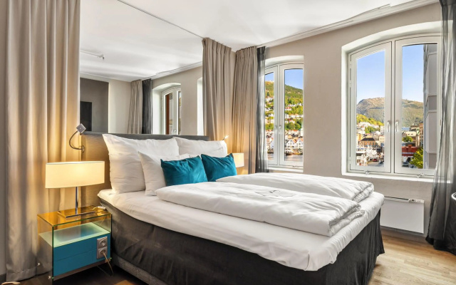 Clarion Hotel Admiral - Image 4